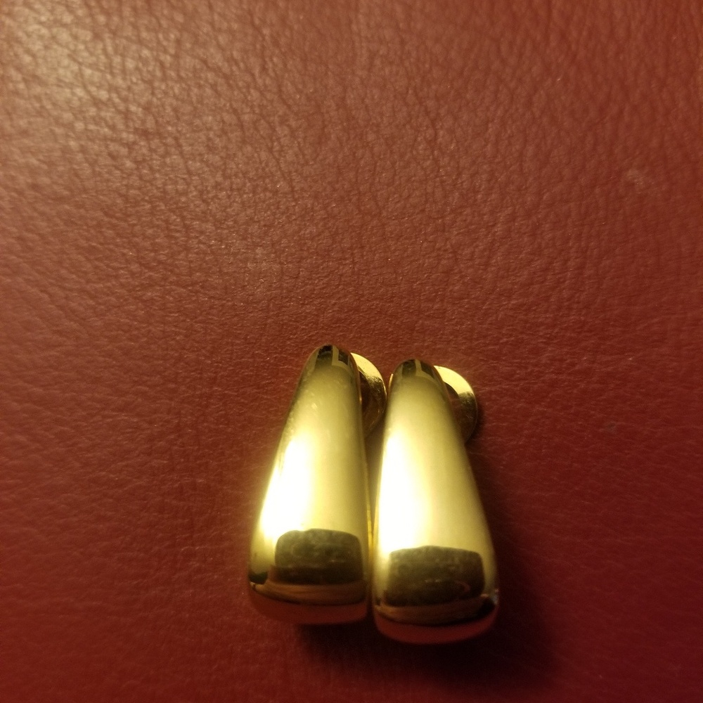 Goldtone earrings clip or post!